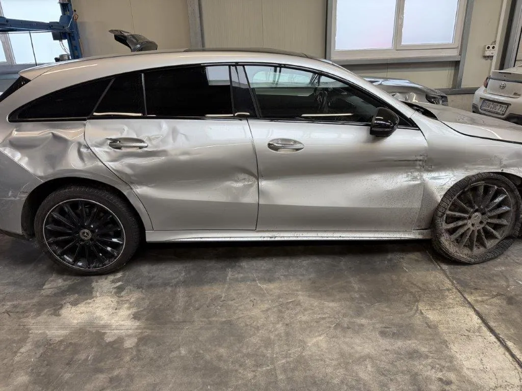 Mercedes-Benz CLA 220 d AMG Line 4Matic Shooting Brake 2.0, 190 PS — zdjęcie 9