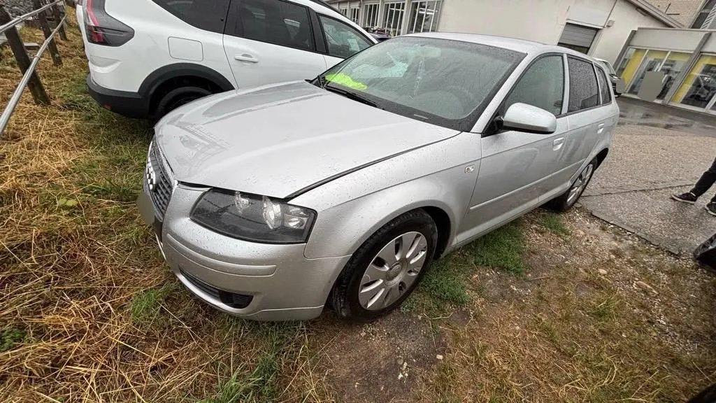 AUDI A3 SPORTBACK A3 2.0 FSI Ambiente, 150 PS — zdjęcie 4