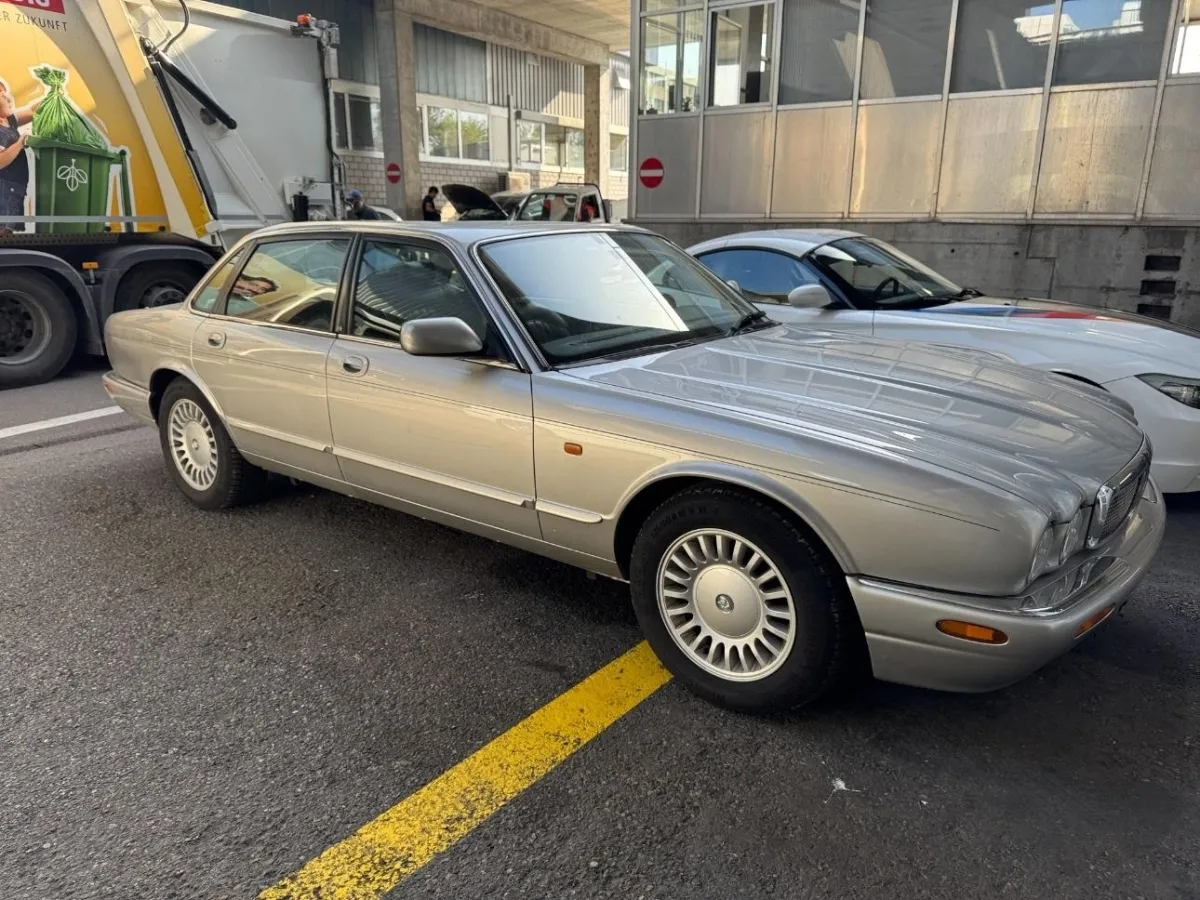 Jaguar Jaguar XJ8 Executive, 237 PS — zdjęcie 3