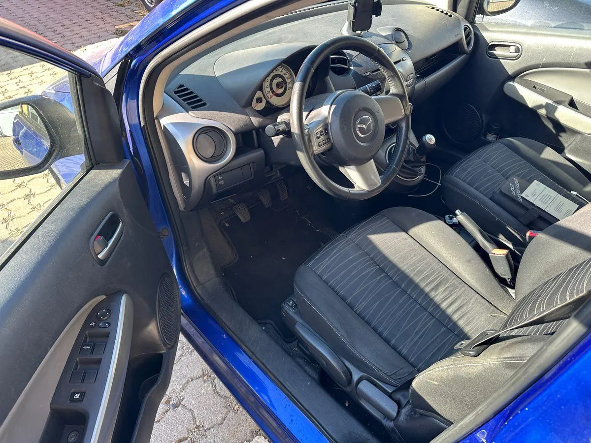 Mazda 2 1.3 86 MZR Exclusive, 86 PS — zdjęcie 6