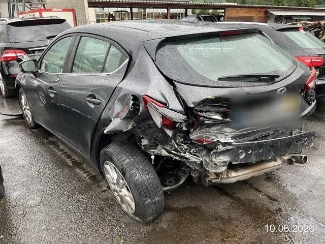 Mazda 3 1.5, 105 PS — zdjęcie 4