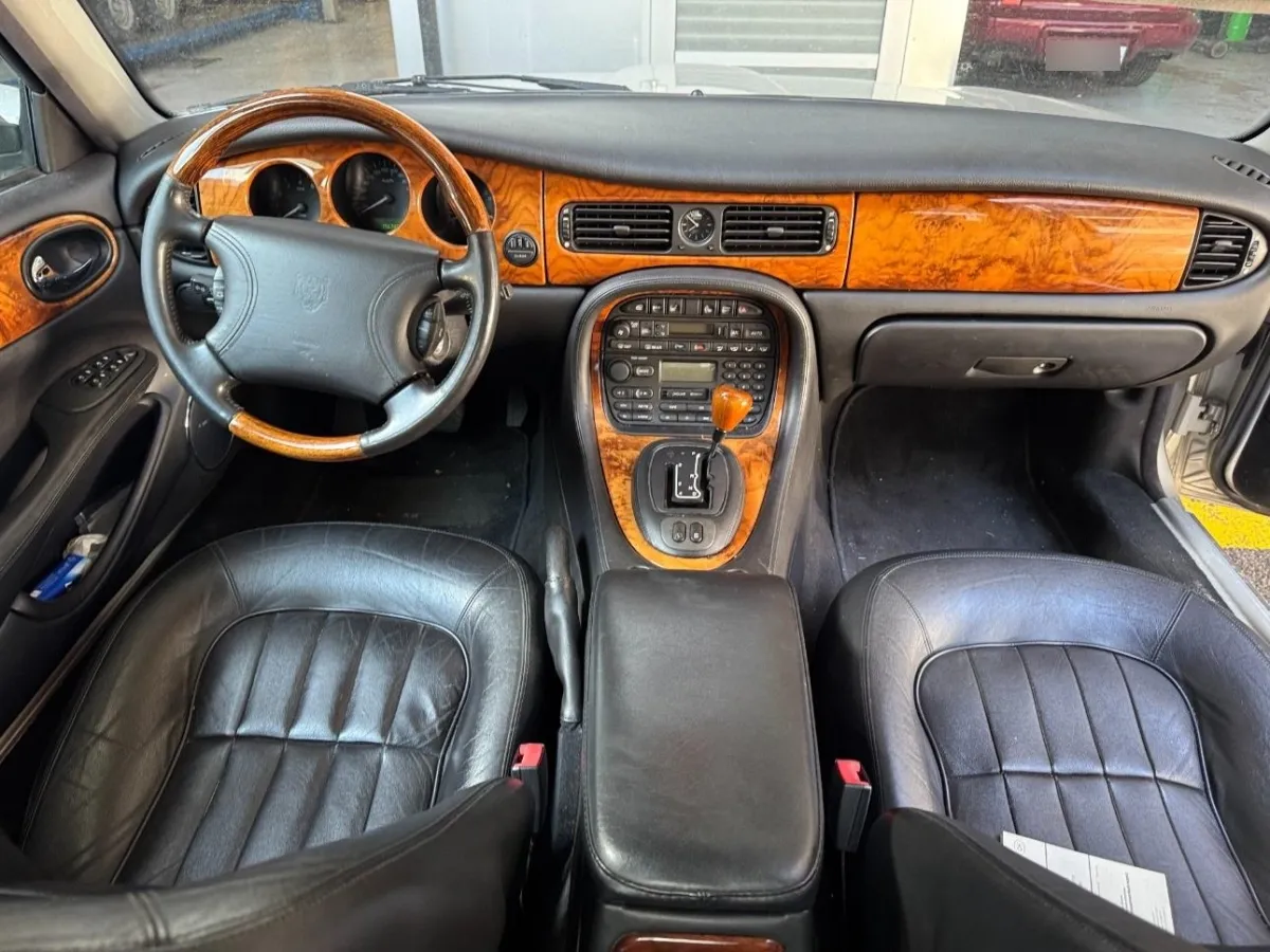 Jaguar Jaguar XJ8 Executive, 237 PS — zdjęcie 7