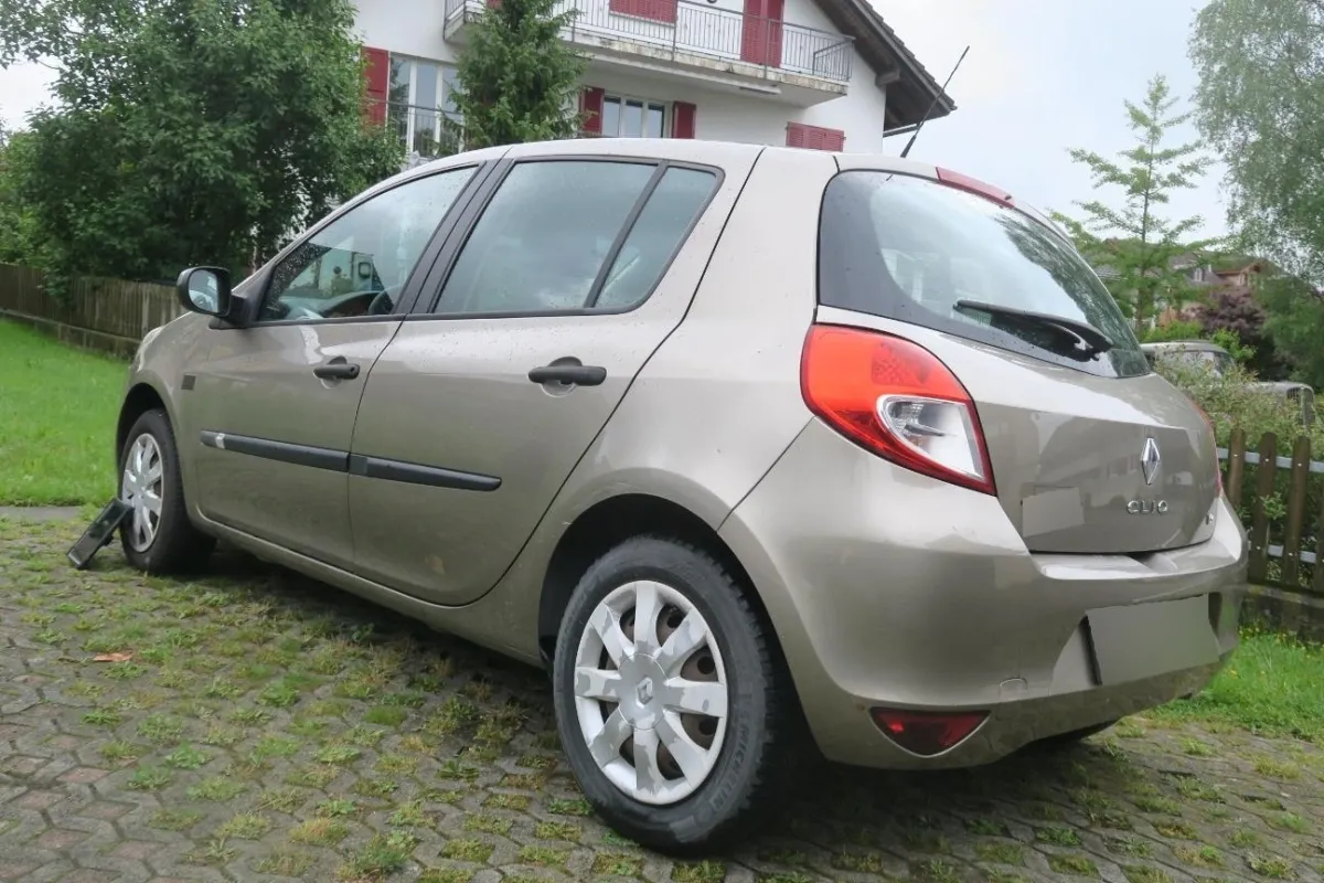 Renault Clio 1.2 16V Yahoo 1.1, 103 PS — zdjęcie 4