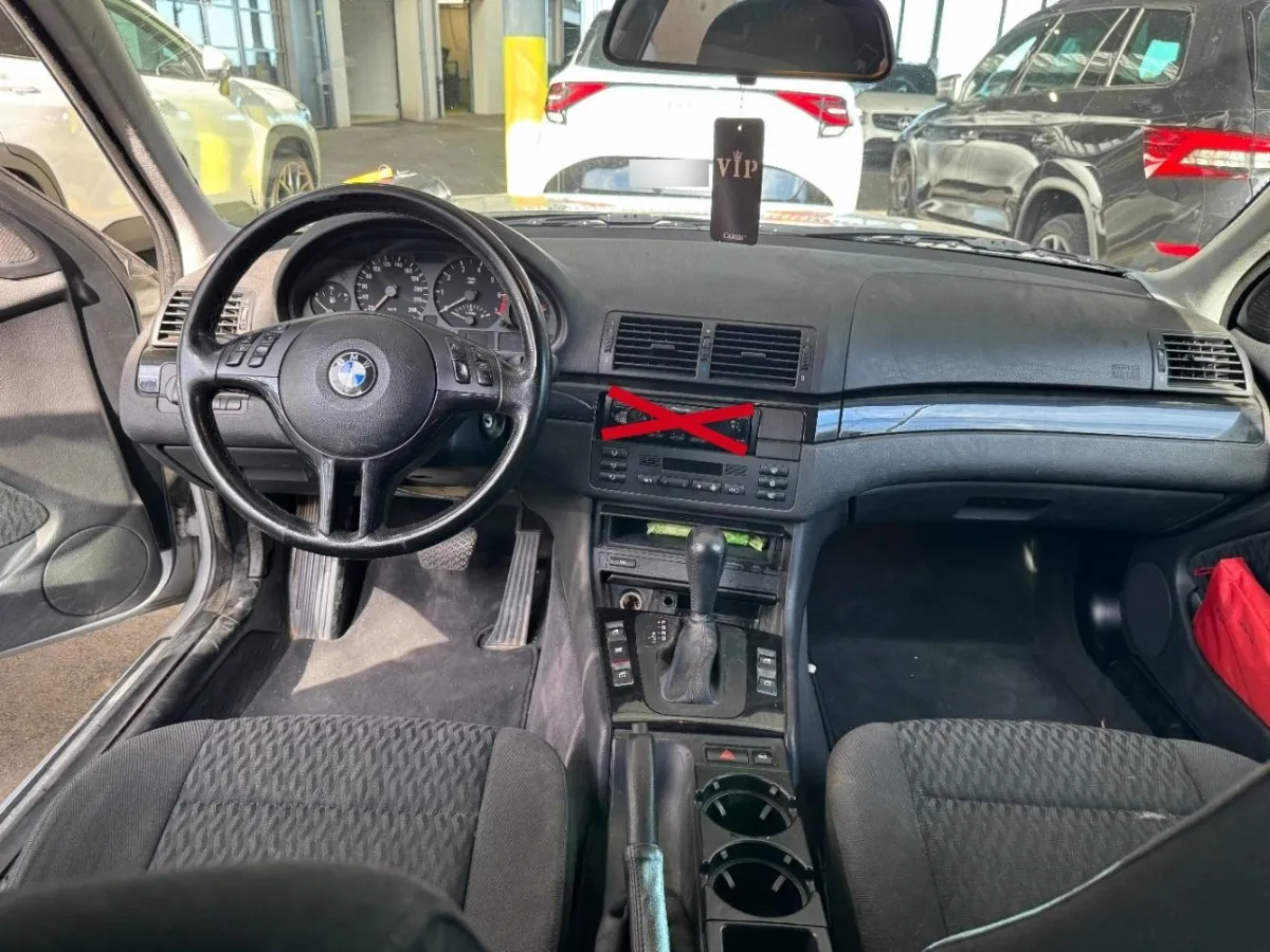 BMW 320i Touring, 150 PS — zdjęcie 6