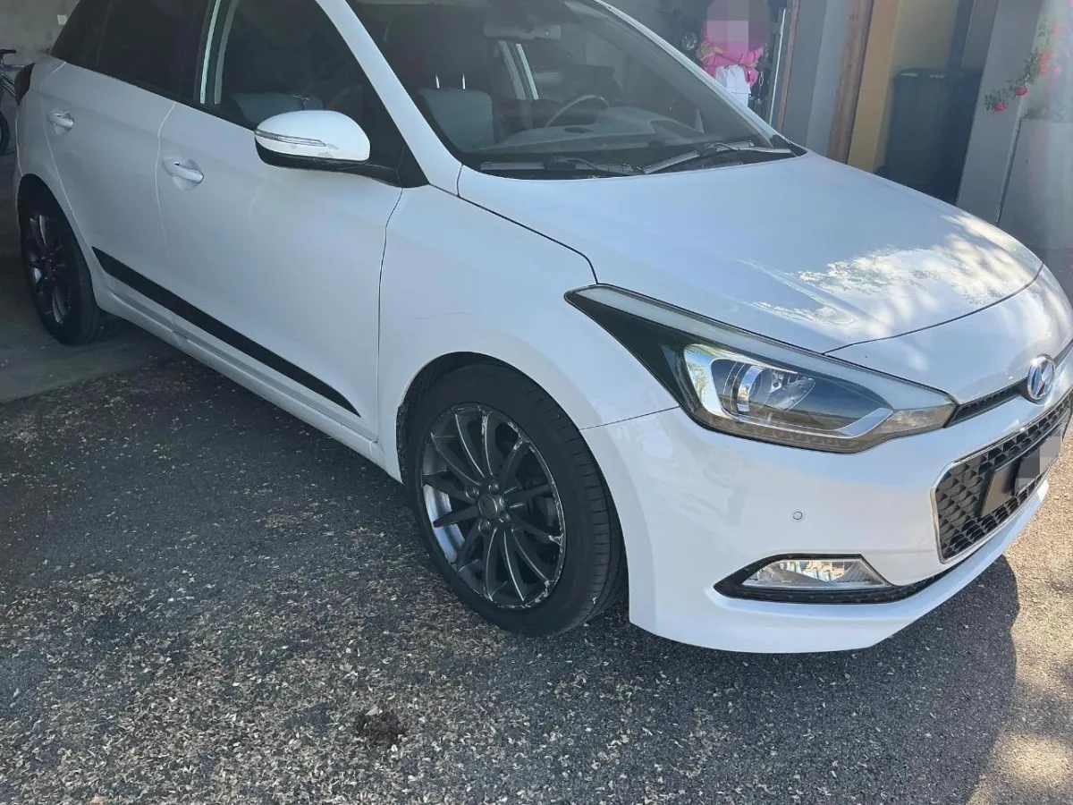 HYUNDAI i20 1.4, 99 PS — zdjęcie 10