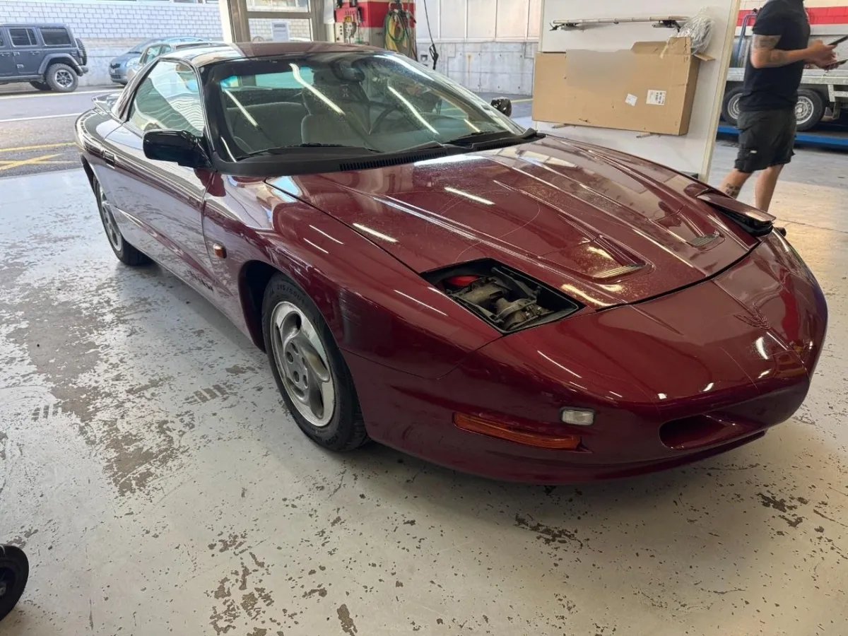Pontiac Firebird 3.4 V6 3.4, 148 PS — zdjęcie 3