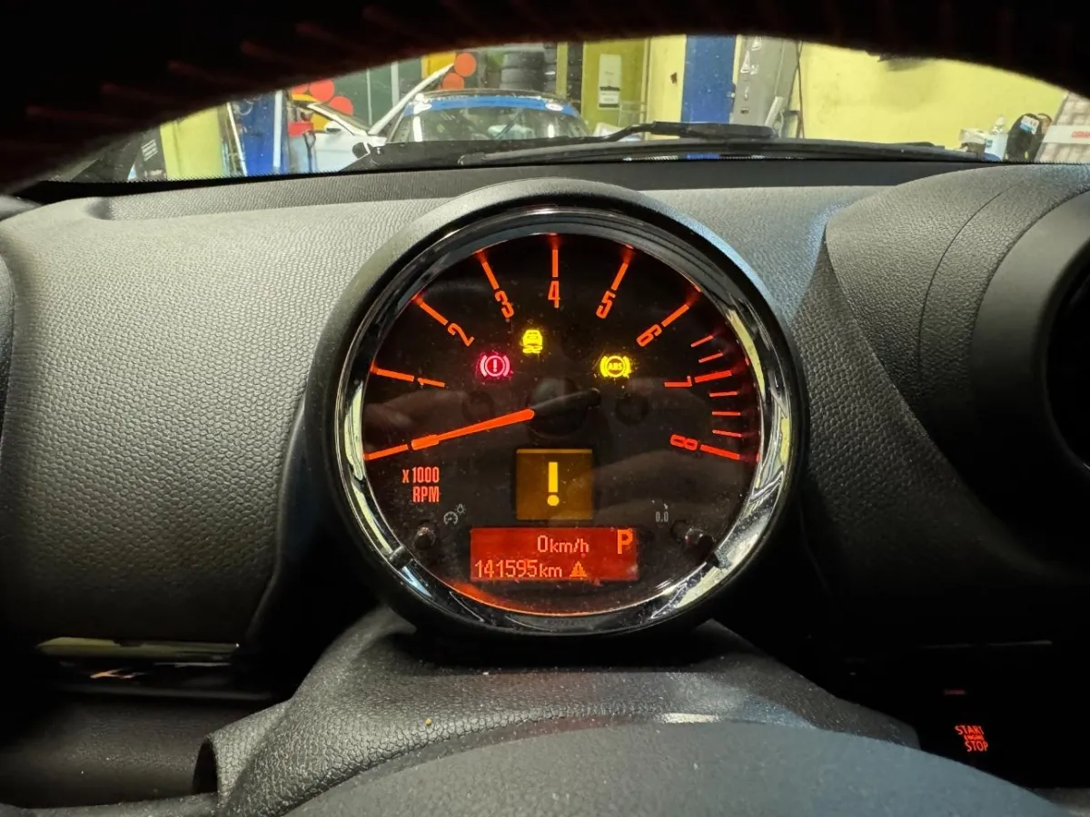 Mini Mini JCW Countryman ALL4, 218 PS — zdjęcie 9