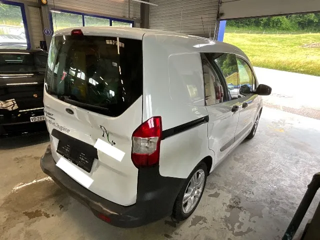 Ford Transit Courier Van 1.5 TDCi , 75 PS — zdjęcie 2