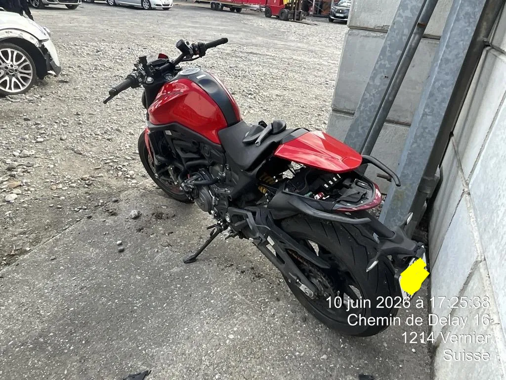 Ducati Monster+ 937, 110 PS — zdjęcie 3