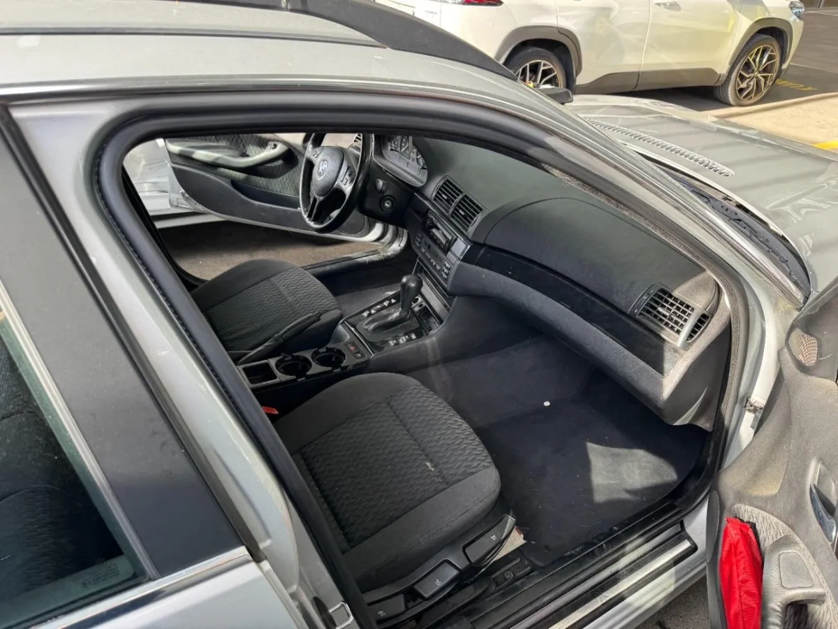 BMW 320i Touring, 150 PS — zdjęcie 8