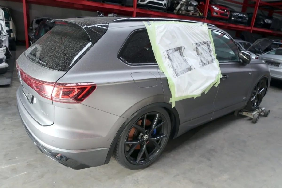 VW Touareg 3.0 PLUG-IN-HYBRID, 340 PS — zdjęcie 4