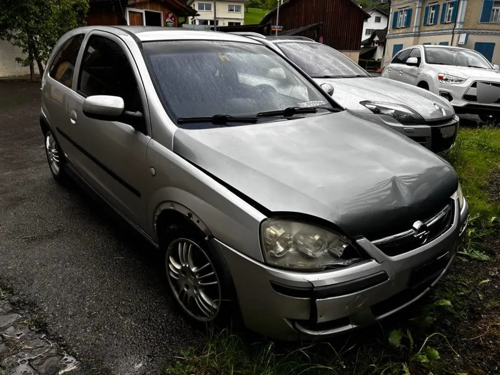 Opel Corsa C Corsa Sport 1.4, 90 PS — zdjęcie 3