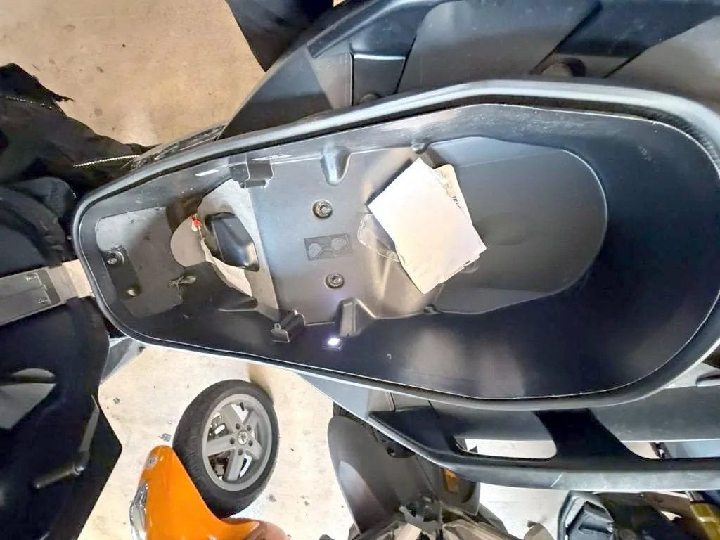 Yamaha X-Max 300 ABS Iron Max 0.3, 28 PS — zdjęcie 8