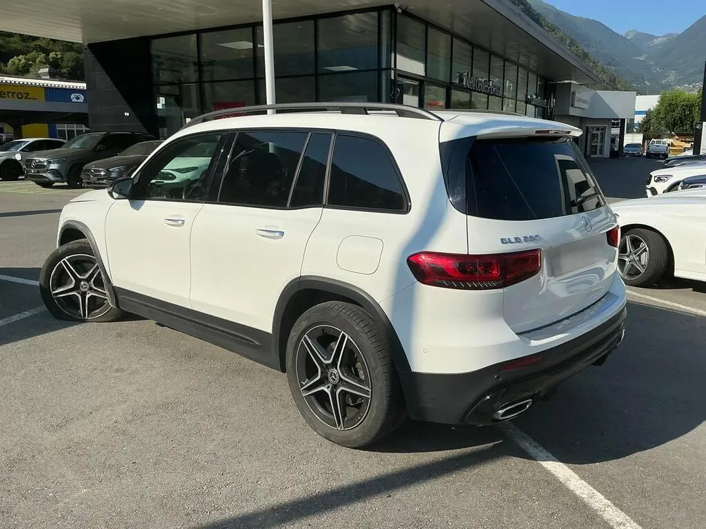 Mercedes-Benz GLB 250 4Matic, 224 PS — zdjęcie 3