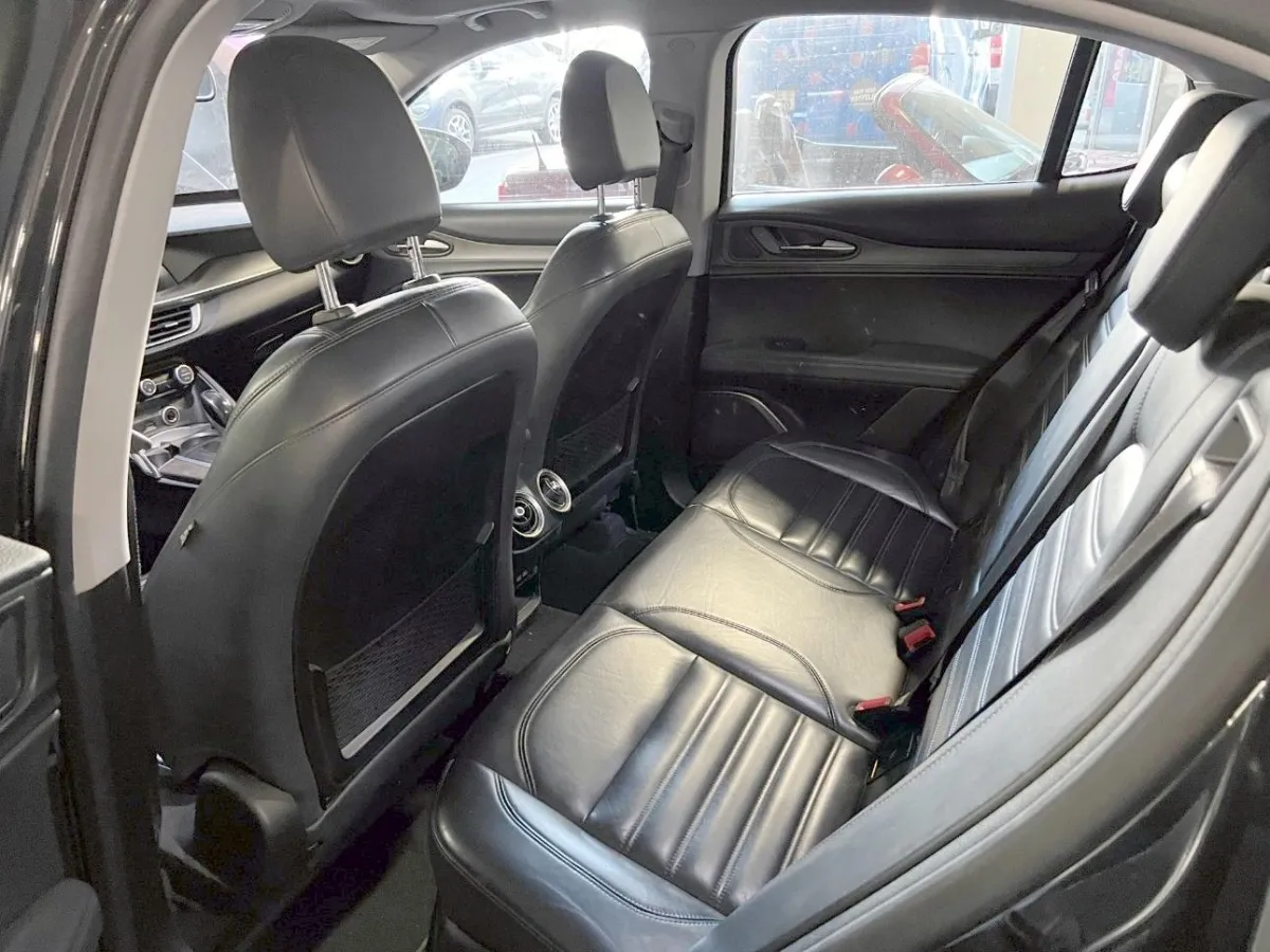 Alfa Romeo Stelvio Super , 210 PS — zdjęcie 8