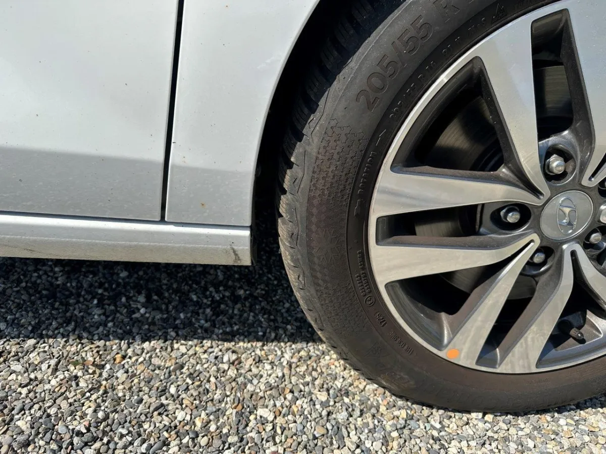 HYUNDAI i30 WAGON Modell 2024- i30 Wagon 1.5 T-GDi Amplia 1.5, 140 PS — zdjęcie 9