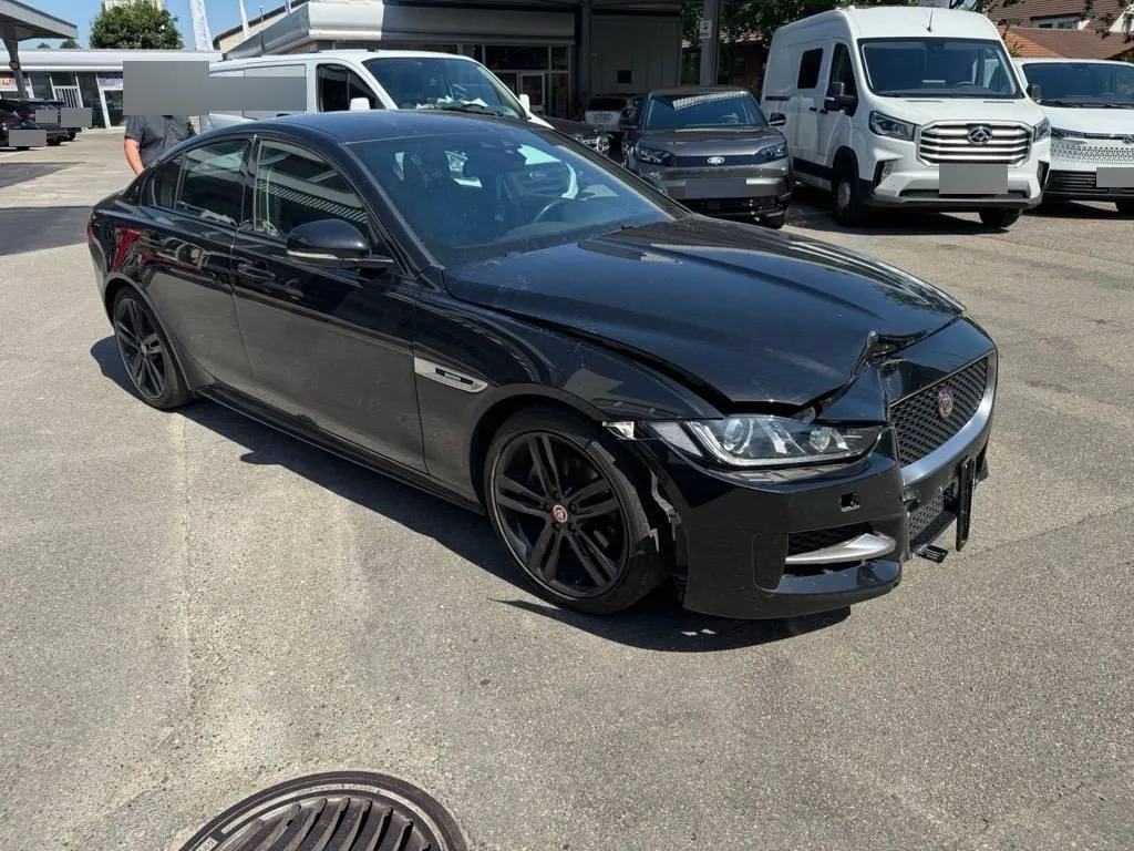 Jaguar XE R-Sport 2.0 2.0, 179 PS — zdjęcie 7