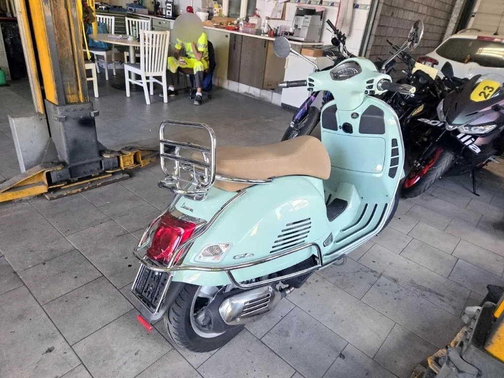 Piaggio Vespa GTS 125, 15 PS — zdjęcie 2