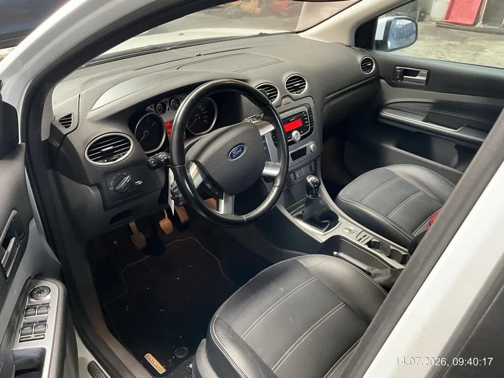 Ford Focus 2.0i Titanium, 145 PS — zdjęcie 15