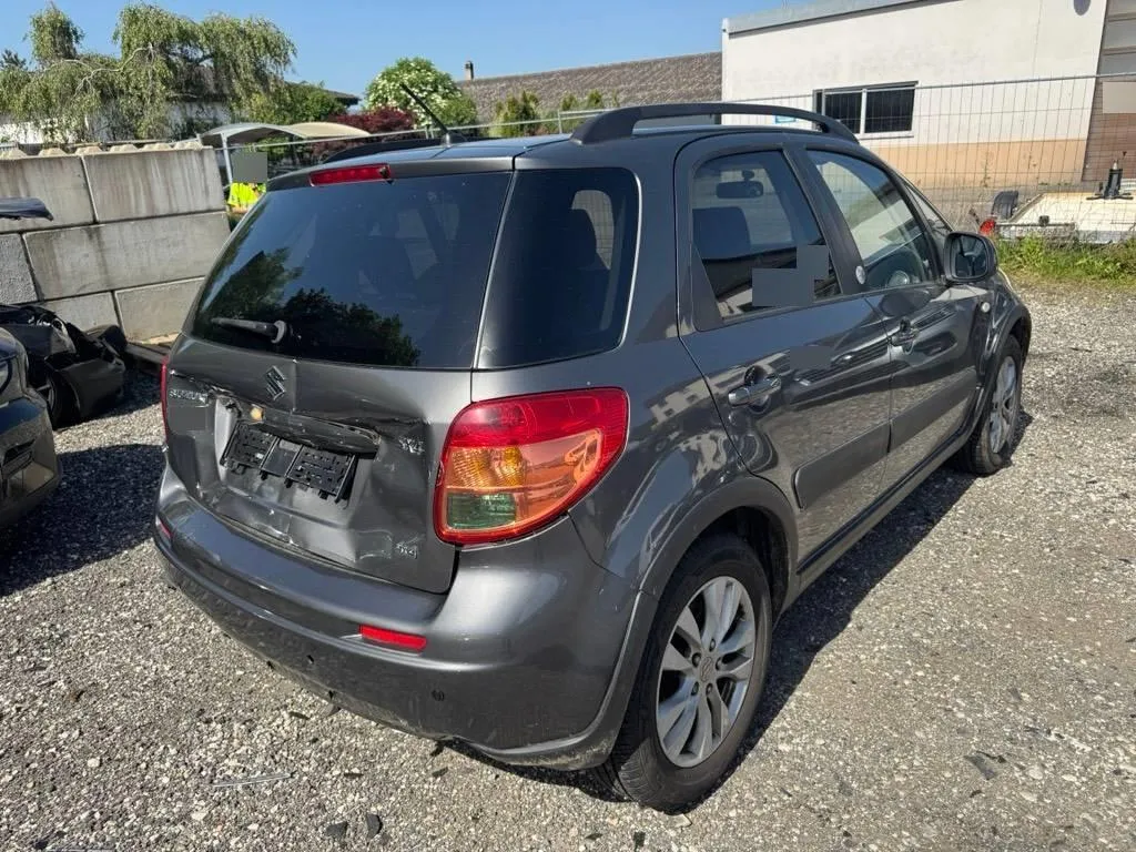 Suzuki SX4 1.6 4WD, 112 PS — zdjęcie 2