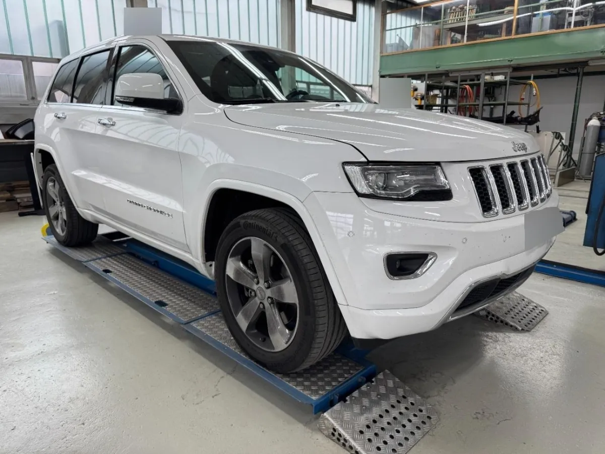 Jeep Grand Cherokee Overland, 250 PS — zdjęcie 1
