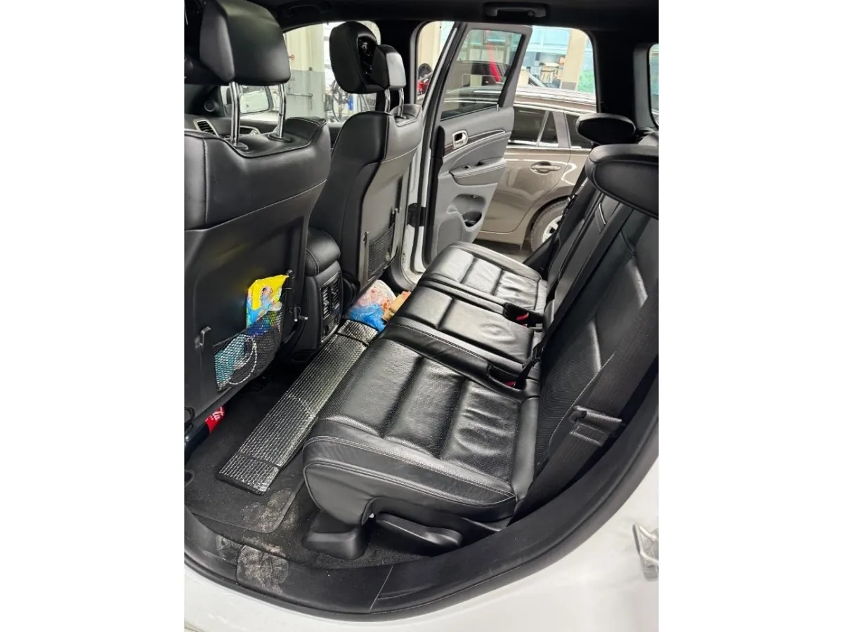 Jeep Grand Cherokee Overland, 250 PS — zdjęcie 10