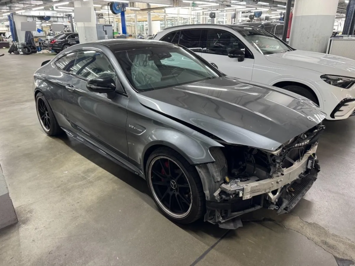 Mercedes-Benz C-Klasse Coupe AMG C 63 S , 508 PS — zdjęcie 2