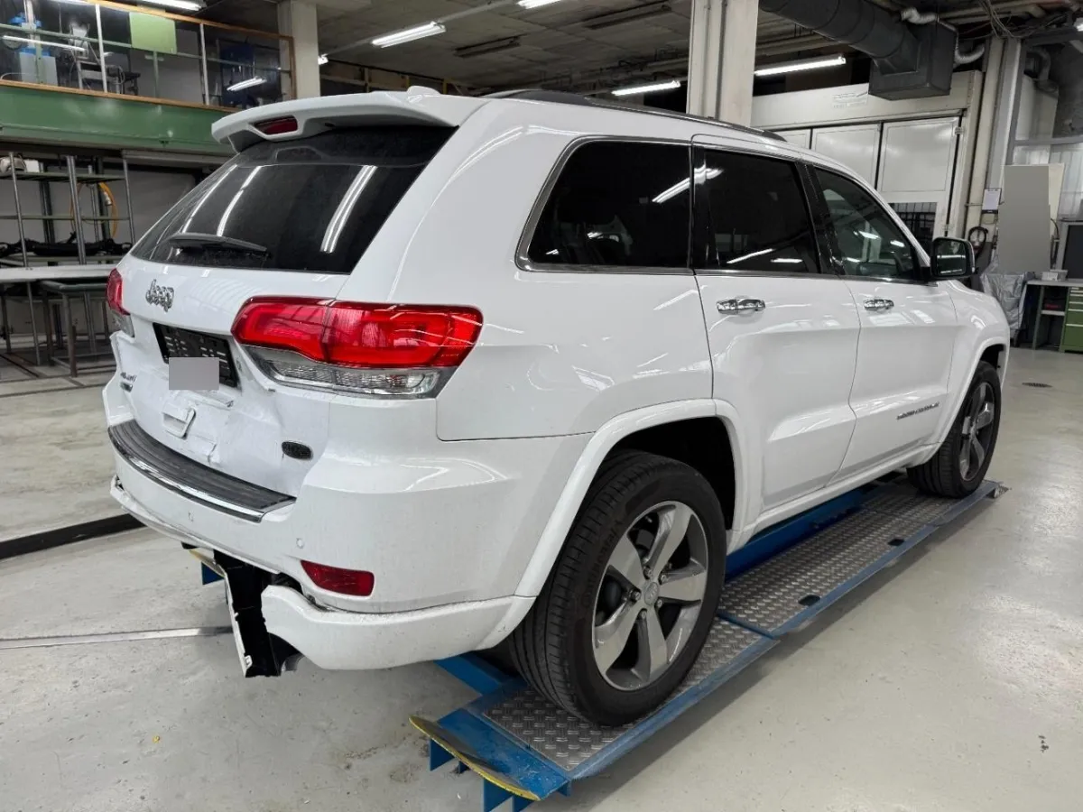Jeep Grand Cherokee Overland, 250 PS — zdjęcie 3
