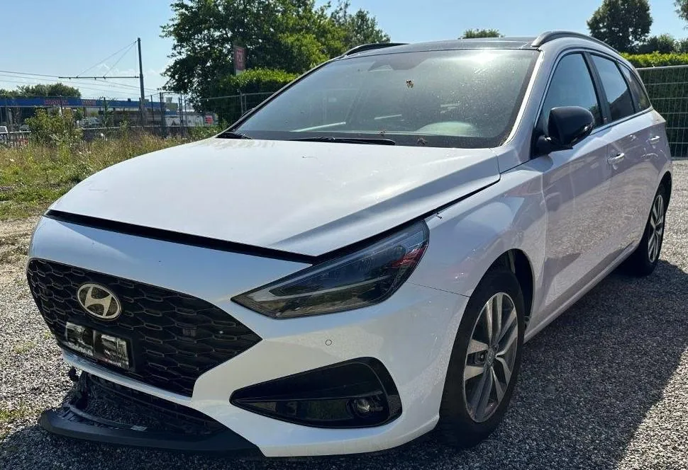HYUNDAI i30 WAGON Modell 2024- i30 Wagon 1.5 T-GDi Amplia 1.5, 140 PS — zdjęcie 1