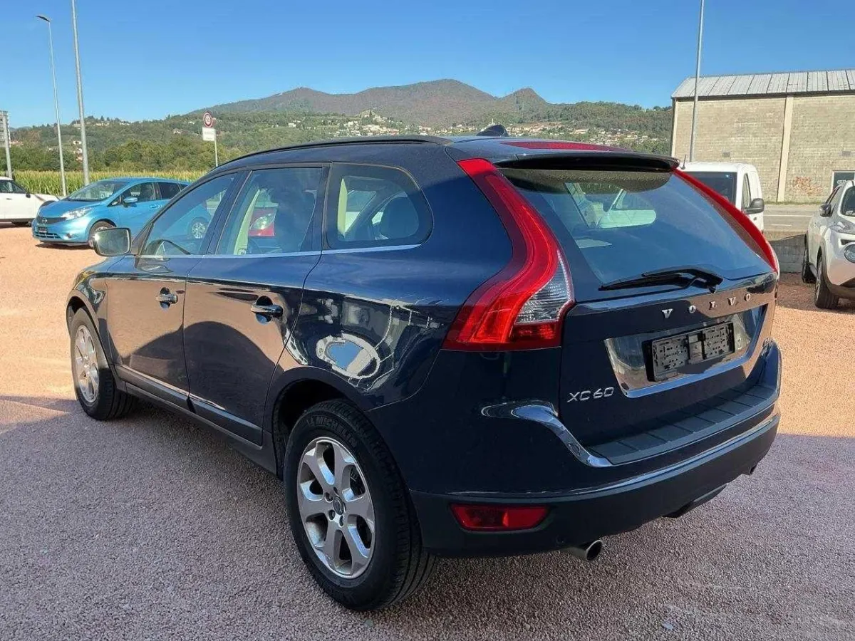 VOLVO XC60 DIESEL Modell 2008- XC60 D5 AWD Momentum, 215 PS — zdjęcie 2