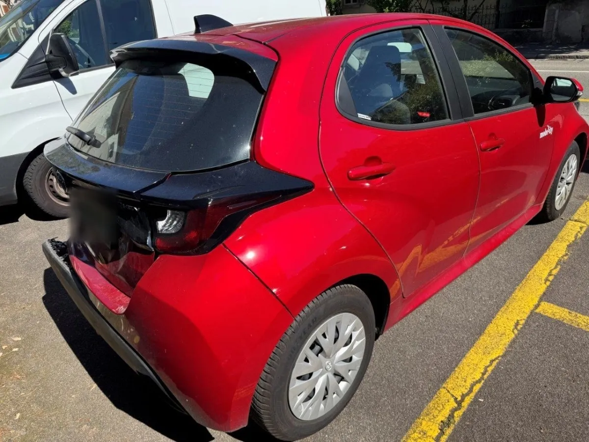 Toyota Yaris 1.5 VVT-i HSD Comfort 1.5, 92 PS — zdjęcie 2