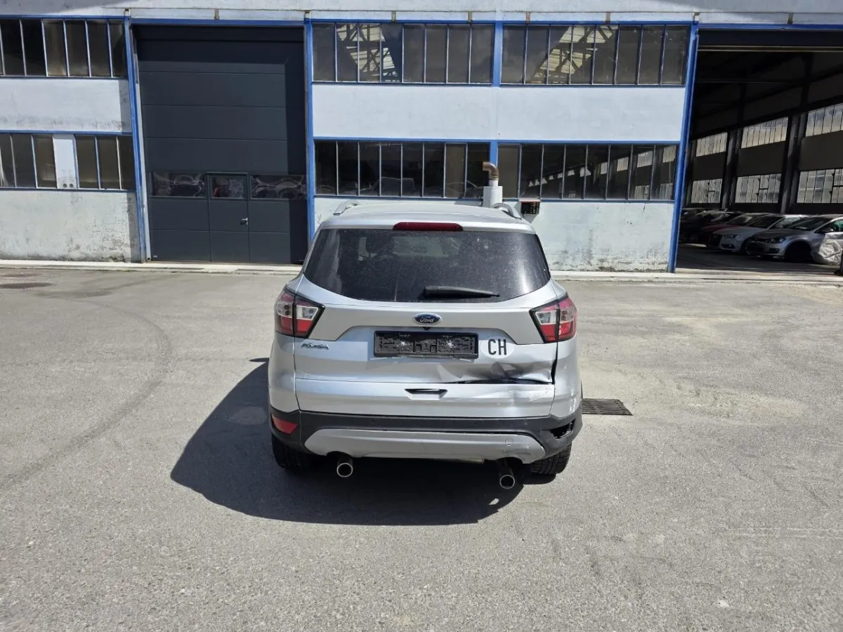 Ford Kuga 2.0 TDCI, 120 PS — zdjęcie 2