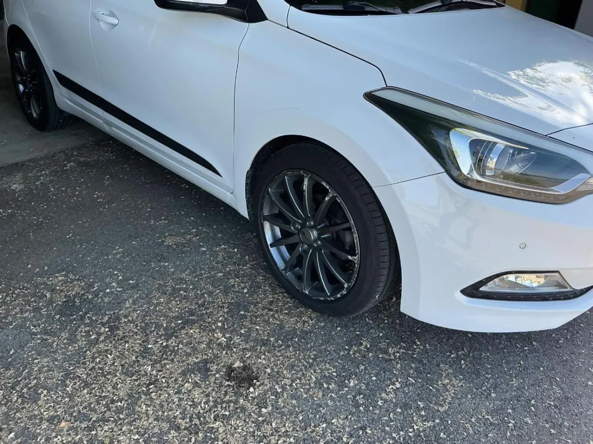 HYUNDAI i20 1.4, 99 PS — zdjęcie 11