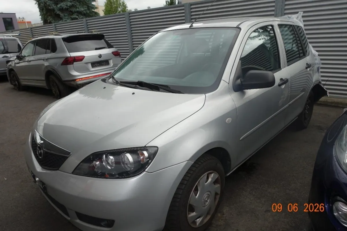 Mazda 2 Confort 1.2, 68 PS — zdjęcie 1