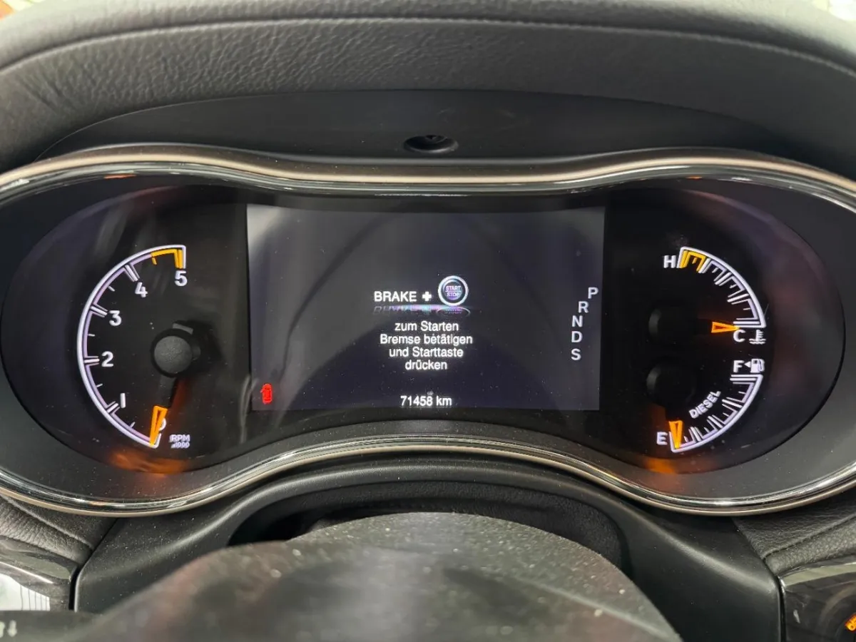 Jeep Grand Cherokee Overland, 250 PS — zdjęcie 11
