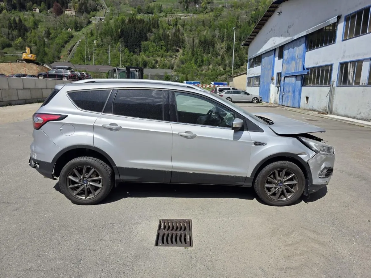Ford Kuga 2.0 TDCI, 120 PS — zdjęcie 4