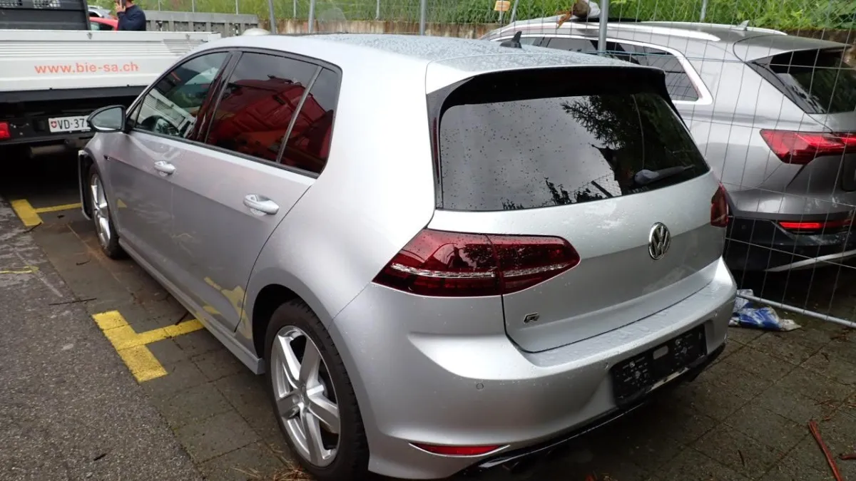 VW Golf VII 2.0 TSI R DSG 4motion, 300 PS — zdjęcie 3