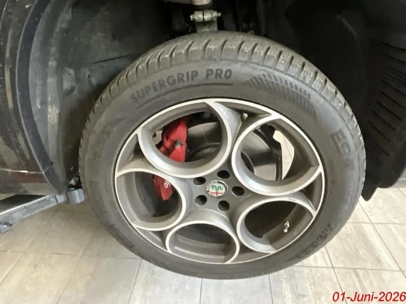 Alfa Romeo Stelvio 2.2 Veloce, 209 PS — zdjęcie 11