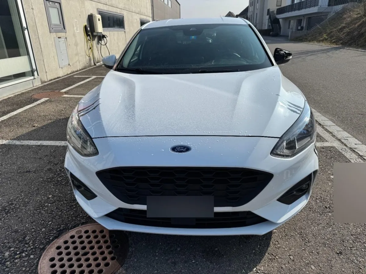 FORD Focus 1.0 SCTi ST Line, 125 PS — zdjęcie 1