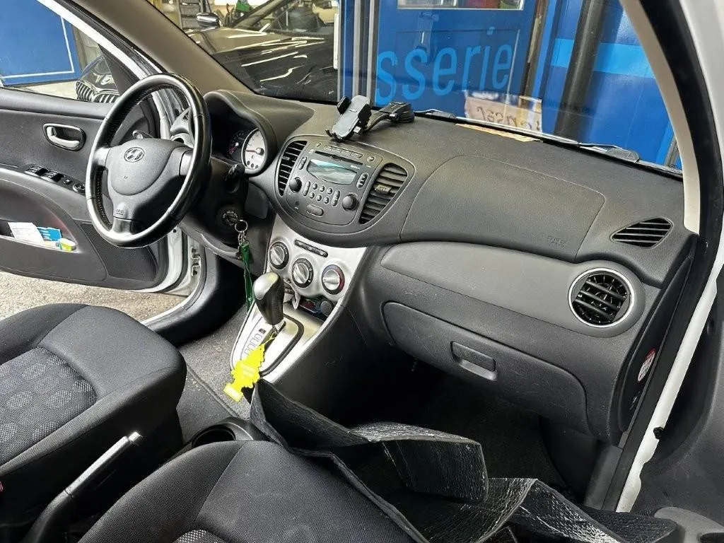 HYUNDAI i10 1.1 Style, 65 PS — zdjęcie 9
