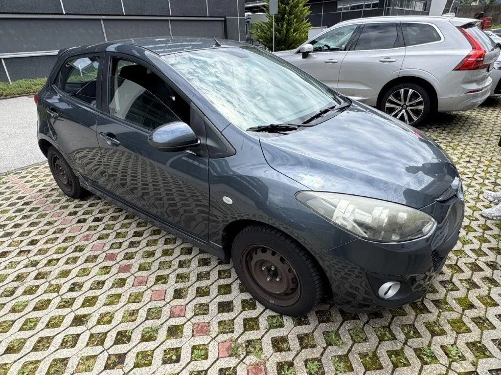 Mazda 2 1.5 MZR Sport, 102 PS — zdjęcie 4