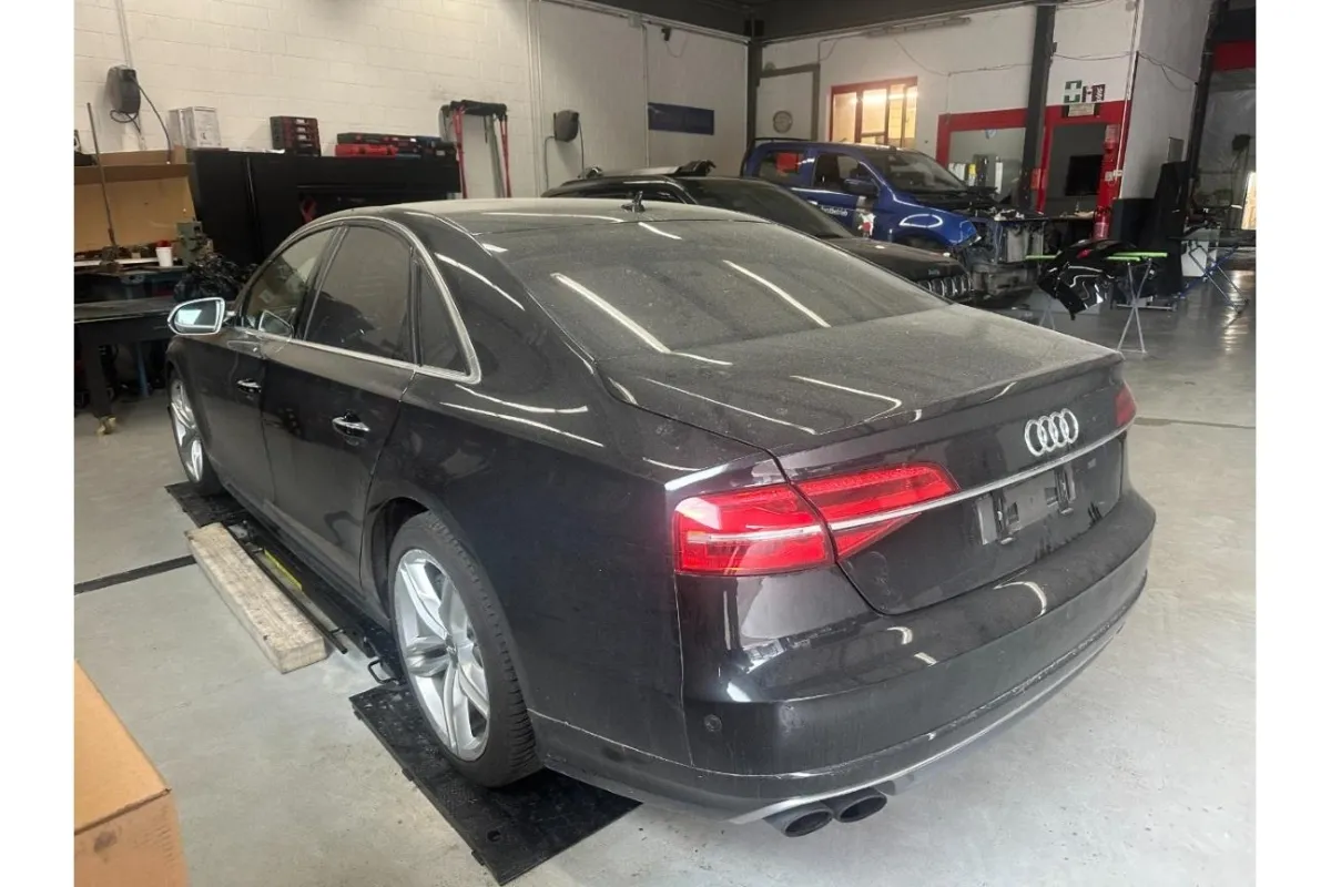 Audi S8 S8 4.0 TFSI 4.0, 519 PS — zdjęcie 1