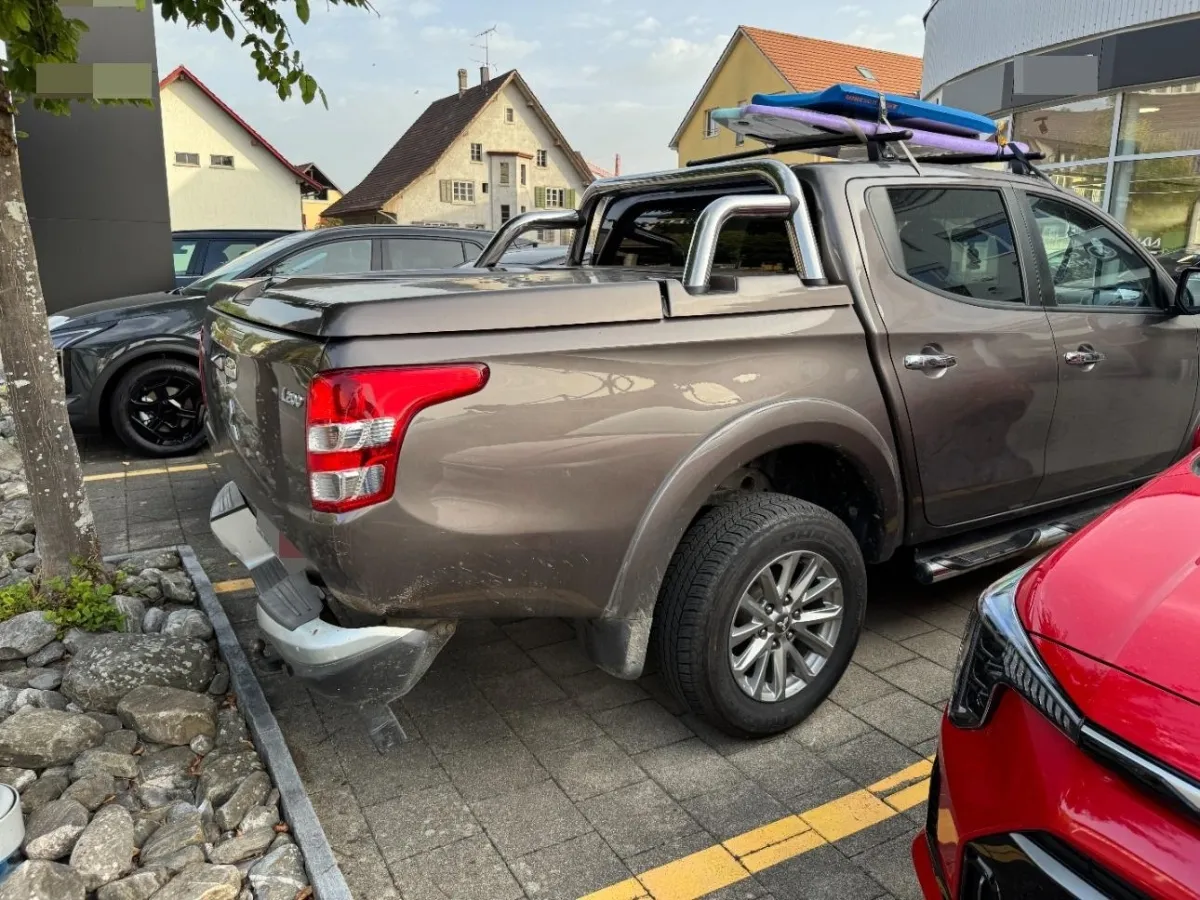 Mitsubishi L200 2.4 Diamond Double Cab A 2.4, 181 PS — zdjęcie 2