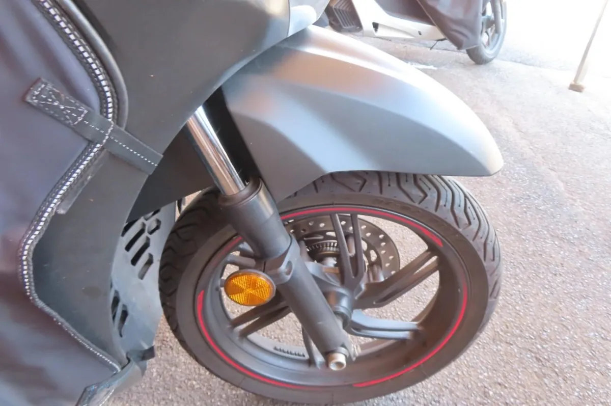 Honda SH 300 A Sporty ABS, 25 PS — zdjęcie 12