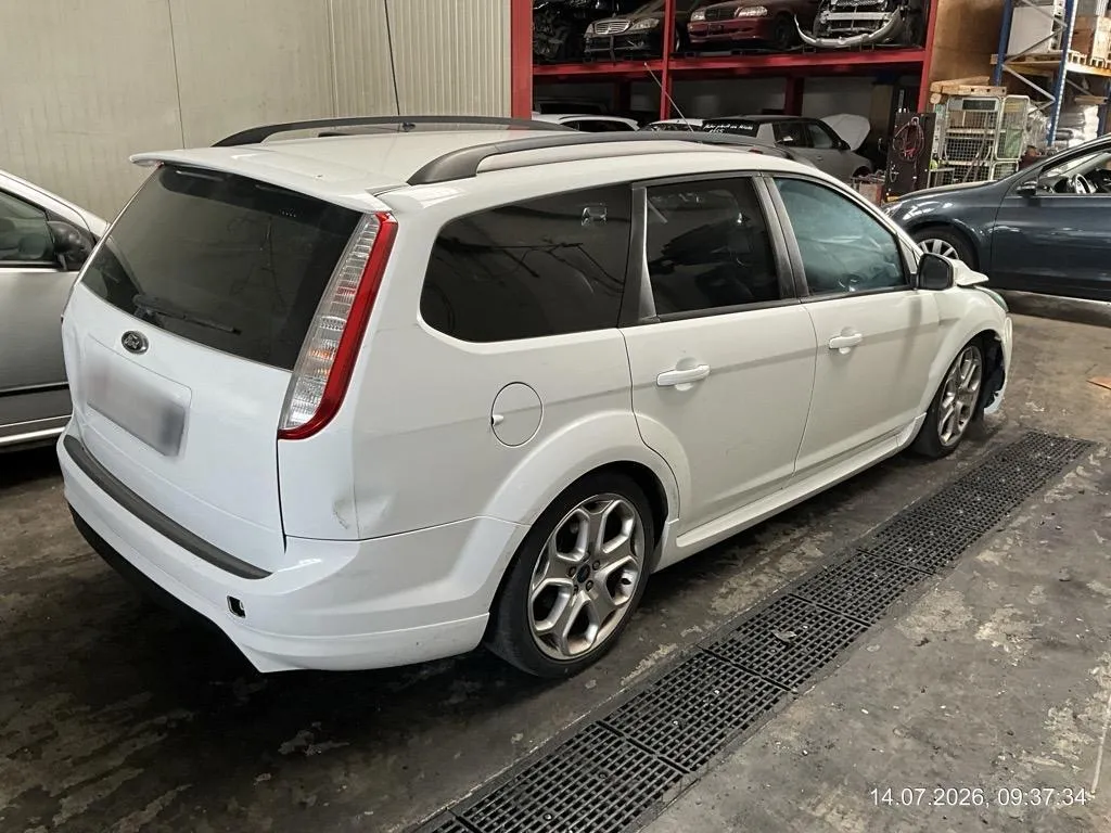 Ford Focus 2.0i Titanium, 145 PS — zdjęcie 3
