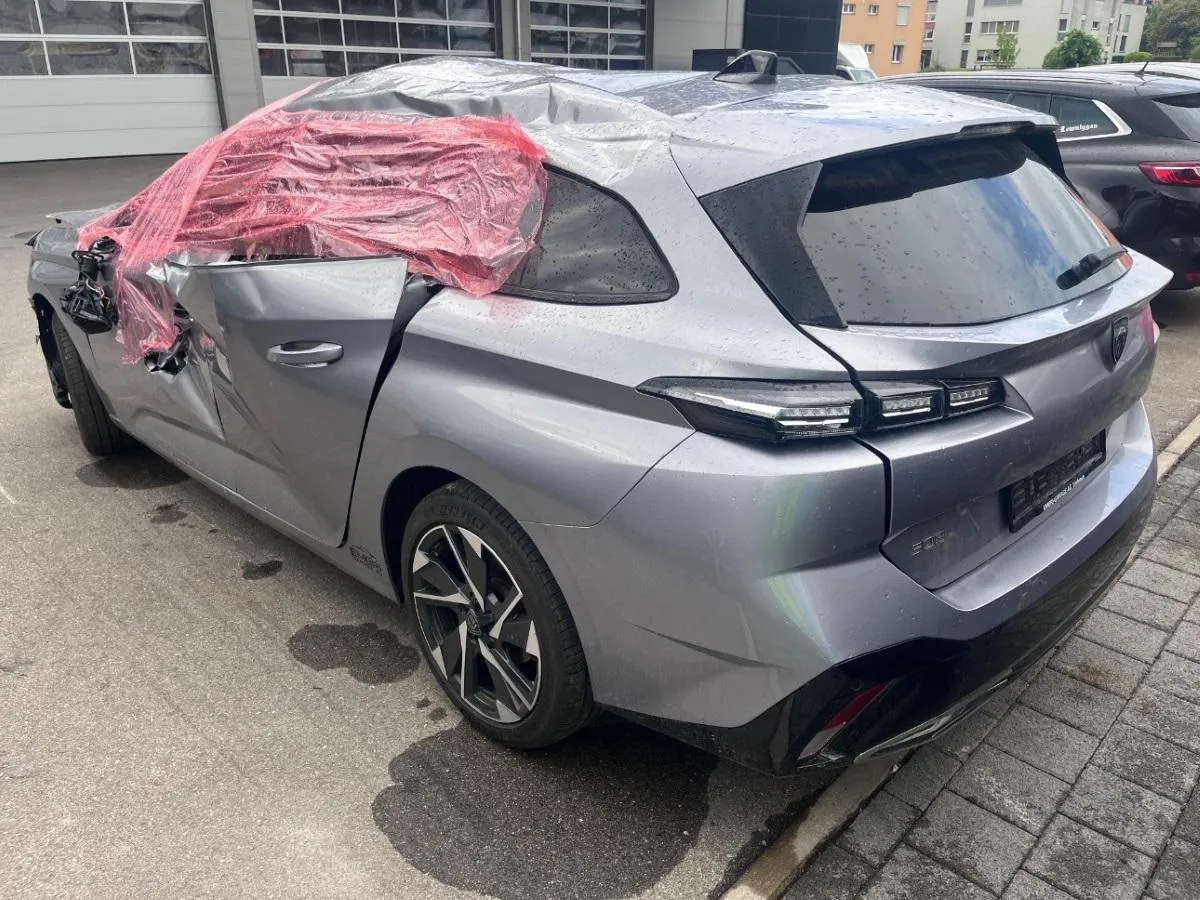 Peugeot 308 SW BlueHDI 1.5, 131 PS — zdjęcie 2
