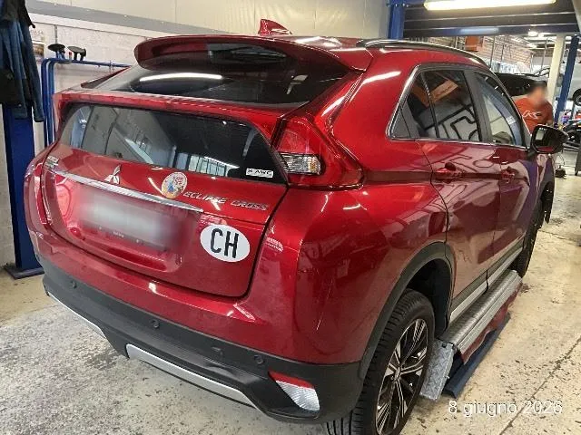 Mitsubishi Eclipse Cross 1.5 T Diamond 4x4, 163 PS — zdjęcie 3