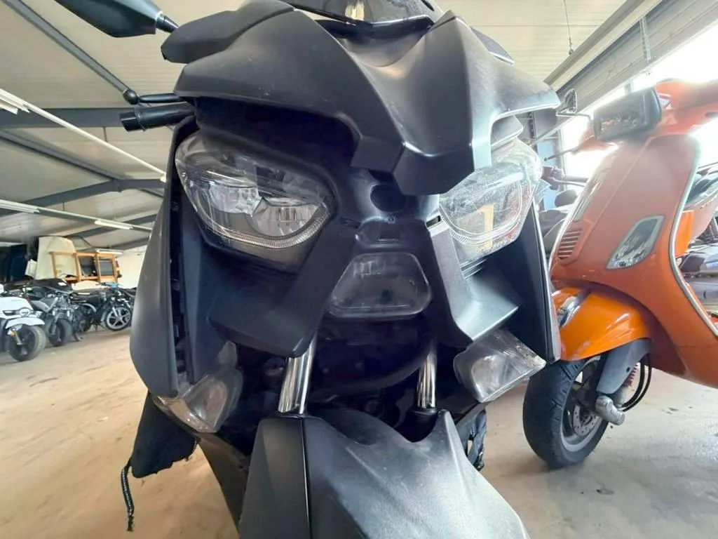 Yamaha X-Max 300 ABS Iron Max 0.3, 28 PS — zdjęcie 10