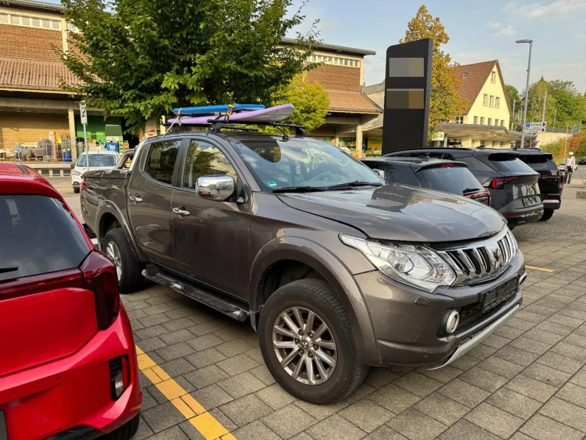 Mitsubishi L200 2.4 Diamond Double Cab A 2.4, 181 PS