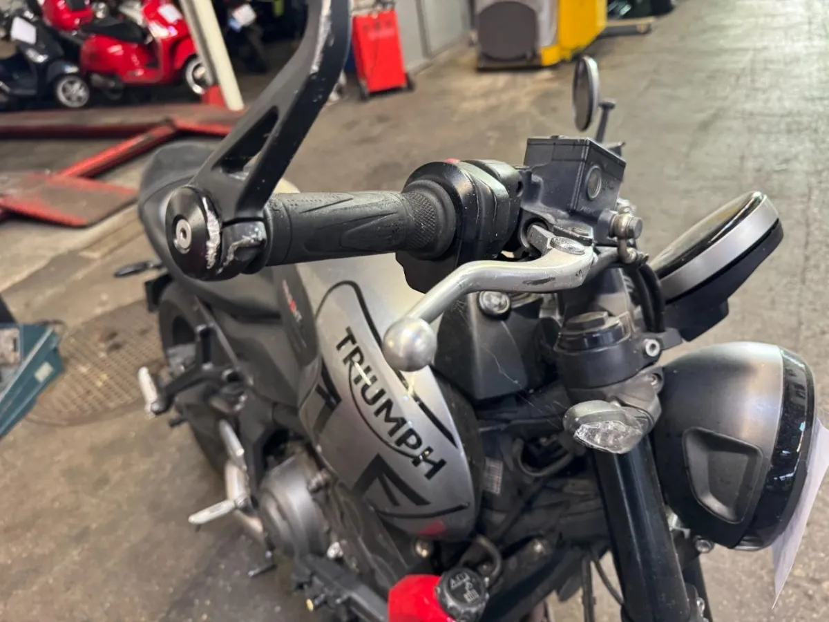 Triumph Trident 660, 80 PS — zdjęcie 9